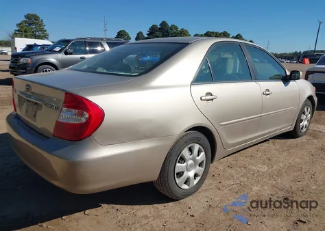 2004 Toyota Camry Le z USA, uszkodzony, nr VIN 4T1BE32K14U837814